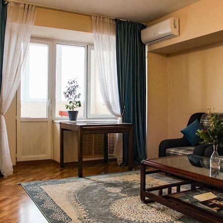 Ferienwohnung Золотой Квадрат 60 Кв2 Almaty Exterior foto