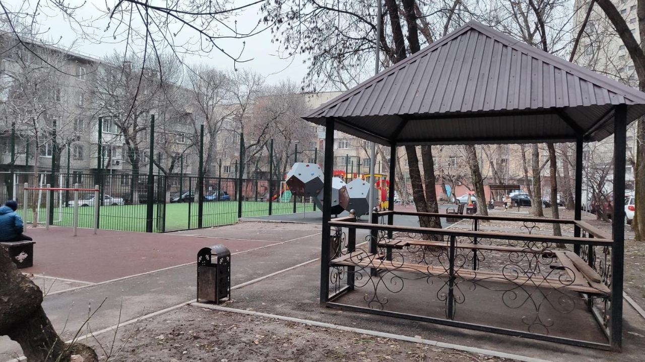 Ferienwohnung Золотой Квадрат 60 Кв2 Almaty Exterior foto
