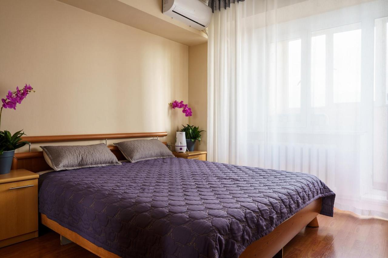 Ferienwohnung Золотой Квадрат 60 Кв2 Almaty Exterior foto