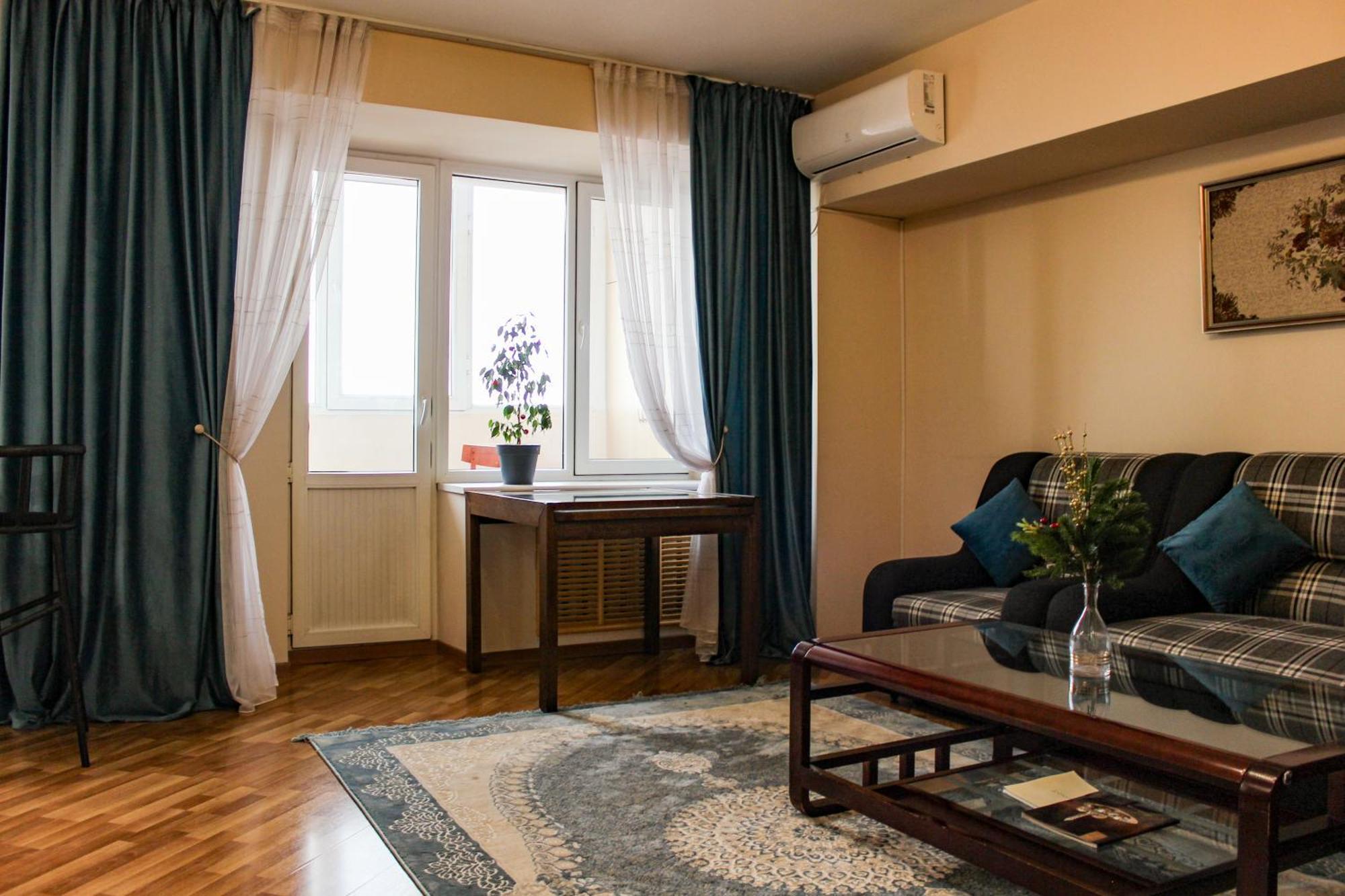 Ferienwohnung Золотой Квадрат 60 Кв2 Almaty Exterior foto